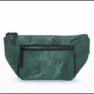 Transience - Bum Camo-Print Belt Bag - new